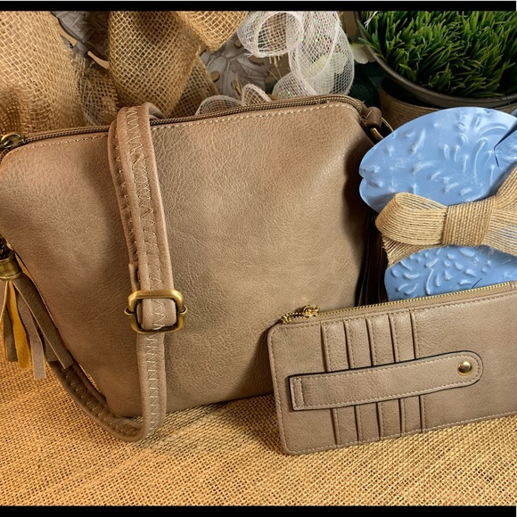 Mini Bucket Concealed Carry Handbag -Assorted Color Options - Picture 9 of 14